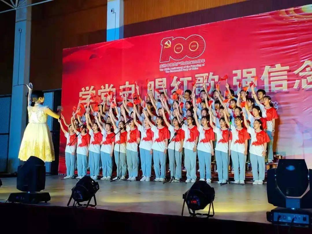 逃离部落洞穴