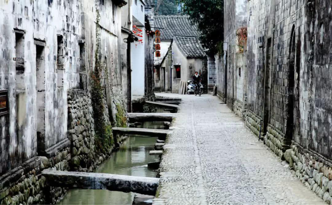 今日上海，是否“繁花”依旧